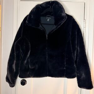✨NWT✨ Beyond Yoga On The List Faux Fur Jacket